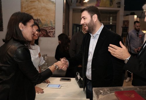 Ανδρουλάκης: Να κρατήσουμε αναμμένη τη φλόγα της ελπίδας [εικόνες & βίντεο] | iefimerida.gr 0