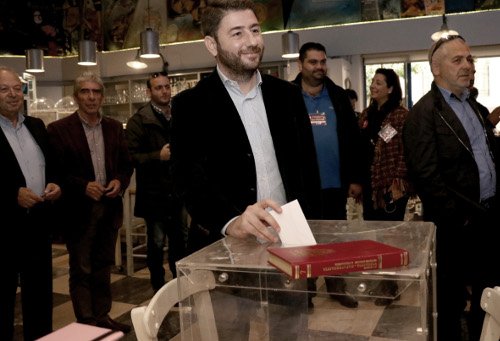 Ανδρουλάκης: Να κρατήσουμε αναμμένη τη φλόγα της ελπίδας [εικόνες & βίντεο] | iefimerida.gr 1