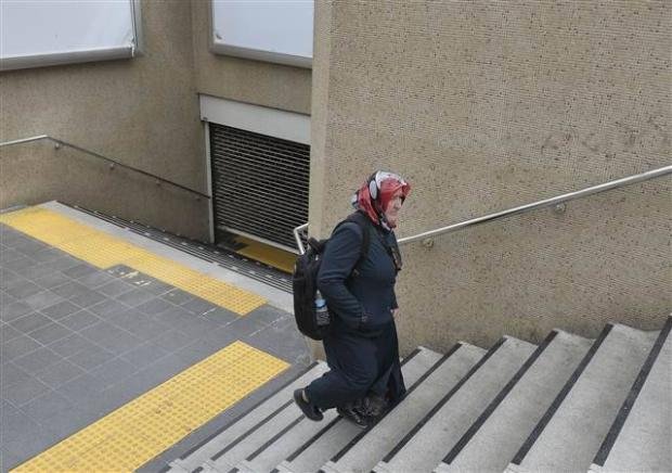 Γενικό μπλακ άουτ σε 44 περιοχές στην Τουρκία: Ο Νταβούτογλου μιλά και για τρομοκρατία [εικόνες & βίντεο] | iefimerida.gr 13