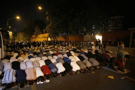 Μάχες μεταξύ αστυνομικών και διαδηλωτών έξω από το προξενείο του Ισραήλ στην Κωνσταντινούπολη [βίντεο &εικόνες] | iefimerida.gr 10