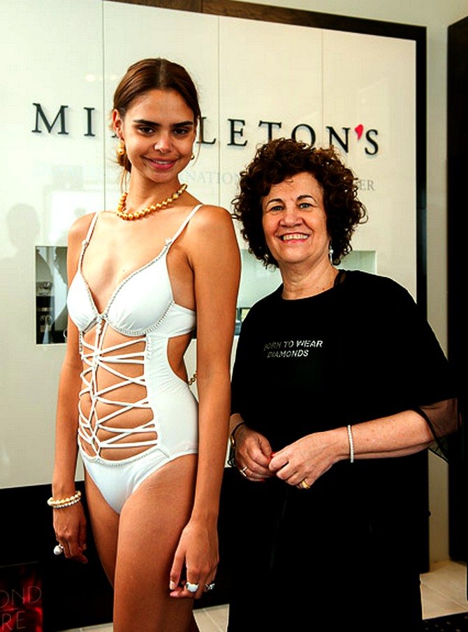 Aυτό το μαγιό στοιχίζει όσο μια πολυτελής βίλα [εικόνες] | iefimerida.gr 2