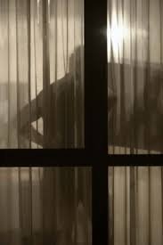 Ο φωτογράφος Arne Svenson έκλεψε στιγμές από τους γείτονές του -Συγκλονιστικές ματιές στην ιδιωτική ζωή των άλλων [εικόνες] | iefimerida.gr 4