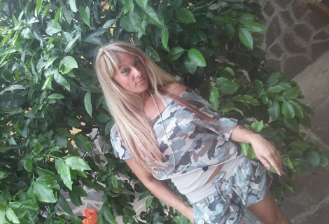 Η καλλονή ξανθιά Ιταλίδα δημοτική αστυνομικός που είχε στήσει μπίζνα πορνείας στο Παλέρμο [εικόνες] | iefimerida.gr 1