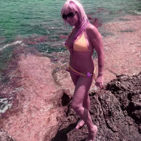 Η καλλονή ξανθιά Ιταλίδα δημοτική αστυνομικός που είχε στήσει μπίζνα πορνείας στο Παλέρμο [εικόνες] | iefimerida.gr 0