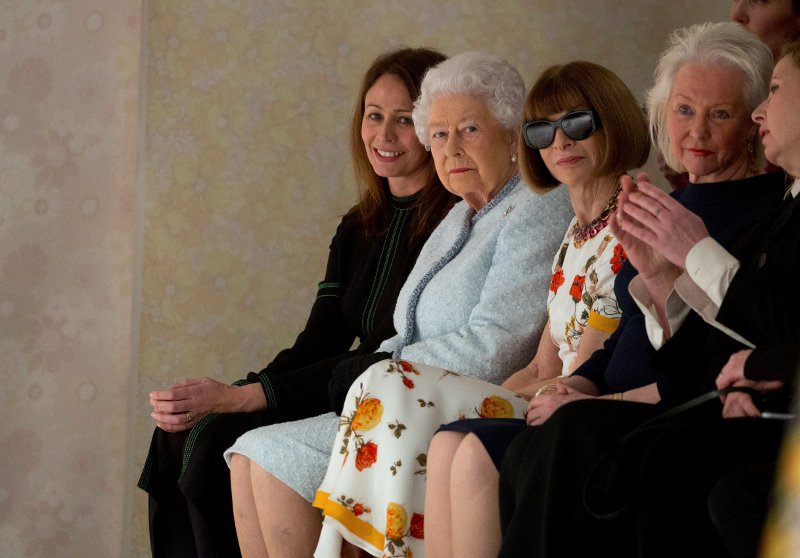 Φήμες ότι αποχωρεί από την Vogue η Αννα Γουίντουρ, ύστερα από 30 χρόνια | iefimerida.gr 0
