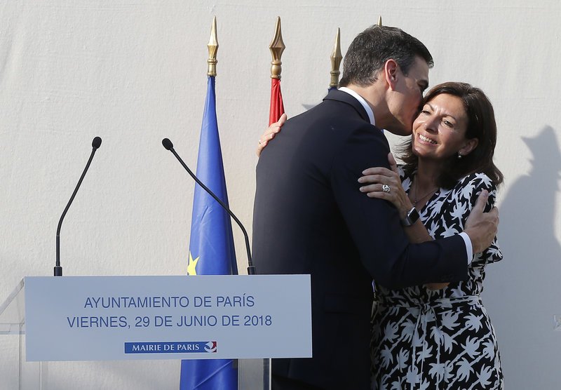 Δήμαρχος Παρισιού: Ο πρωθυπουργός της Ισπανίας έσωσε την τιμή της Ευρώπης [εικόνες] | iefimerida.gr 0