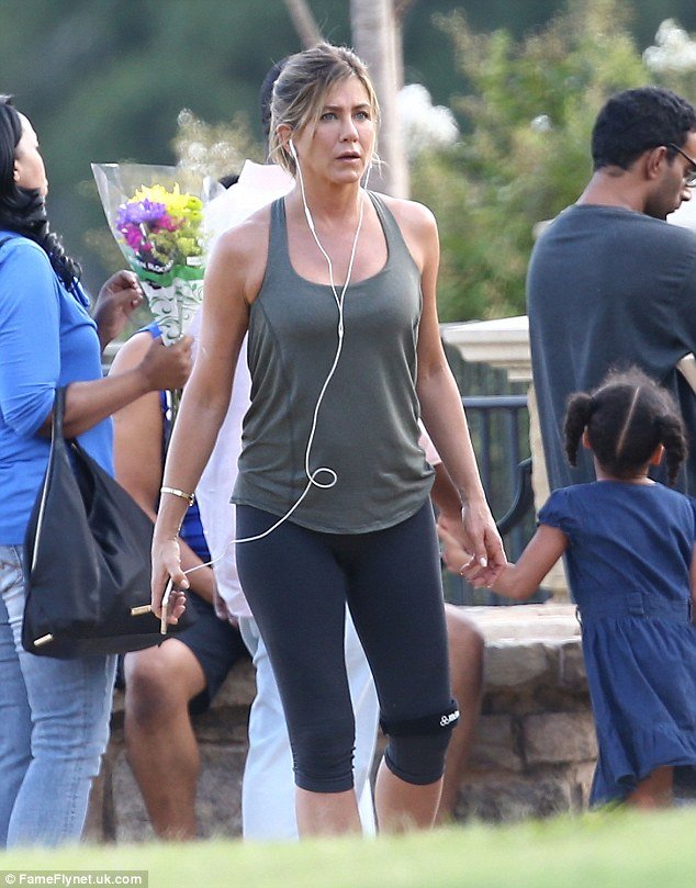 Η Ανιστον γύρισε πιο... στρογγυλεμένη από το μήνα του μέλιτος -Εβαλε κιλά [εικόνες] | iefimerida.gr 5