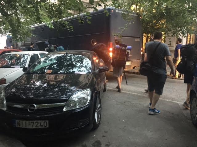 «Σκούπα» της ΕΛ.ΑΣ. στη Θεσσαλονίκη: Συνέλαβαν 75 αντιεξουσιαστές που έκαναν κατάληψη σε κτίρια [εικόνες & βίντεο] | iefimerida.gr 5