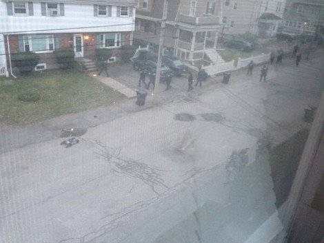 Καρέ-καρέ η άγρια καταδίωξη των βομβιστών της Βοστώνης και η ανταλλαγή πυρών [εικόνες&βίντεο] | iefimerida.gr 7