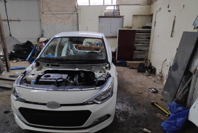 Σπείρα έκλεβε οχήματα, τα αποσυναρμολογούσε και πωλούσε τα ανταλλακτικά [εικόνες] | iefimerida.gr 4