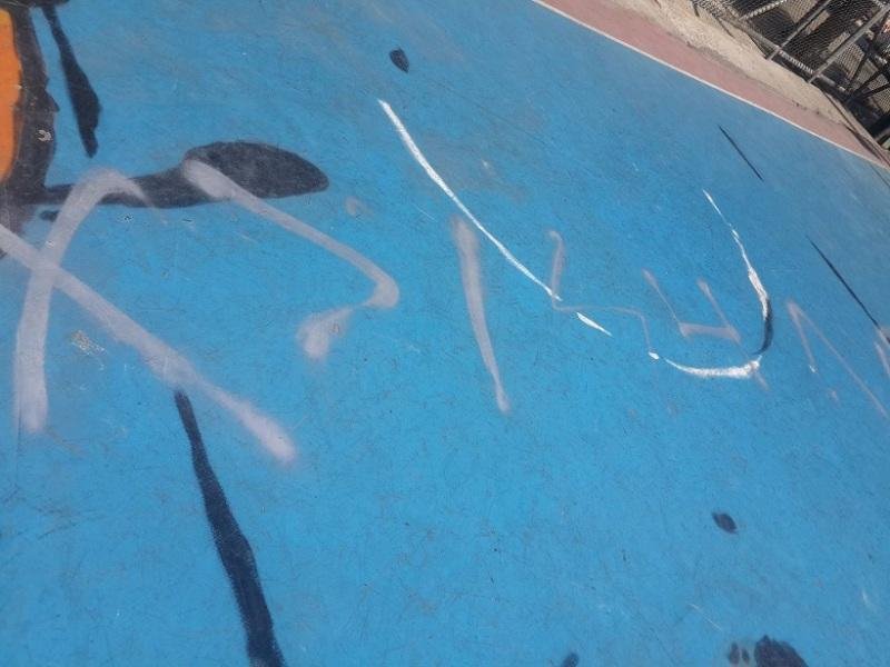 Aπαράδεκτο: Αγνωστοι έβαψαν με μπογιά το γκράφιτι για τον Αντετοκούνμπο στα Σεπόλια [εικόνες] | iefimerida.gr 3