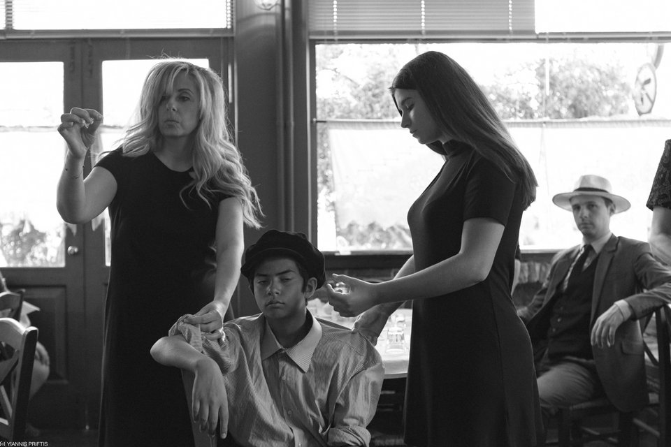 Σε ταβέρνες του Πειραιά η παράσταση του Φεστιβάλ Αθηνών για το ρεμπέτικο [εικόνες& βίντεο]  | iefimerida.gr 2