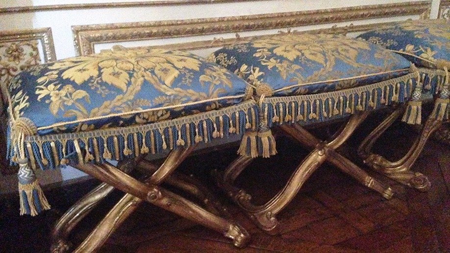 Γαλλία: Διάσημοι αντικέρ πουλάνε ψεύτικα έπιπλα ακόμη και στις Βερσαλλίες! [εικόνες] | iefimerida.gr 2