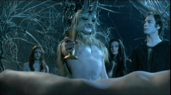 Καθολική οργάνωση πέτυχε απαγόρευση της ταινίας «Αντίχριστος» στη Γαλλία [βίντεο] | iefimerida.gr 3