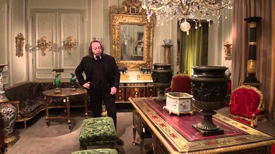 Γαλλία: Διάσημοι αντικέρ πουλάνε ψεύτικα έπιπλα ακόμη και στις Βερσαλλίες! [εικόνες] | iefimerida.gr 0