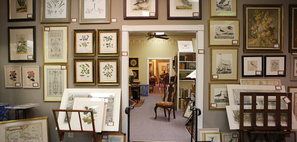 Στο 10ο Παζάρι Αντίκας - Από παλιά αυθεντικά έπιπλα μέχρι γκραβούρες, σε χαμηλές τιμές [εικόνες] | iefimerida.gr 2