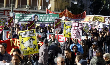 Αντιρατσιστικό-αντιφασιστικό μήνυμα από χιλιάδες διαδηλωτές στην Αθήνα | iefimerida.gr 3
