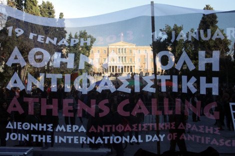 Αντιρατσιστικό-αντιφασιστικό μήνυμα από χιλιάδες διαδηλωτές στην Αθήνα | iefimerida.gr 5