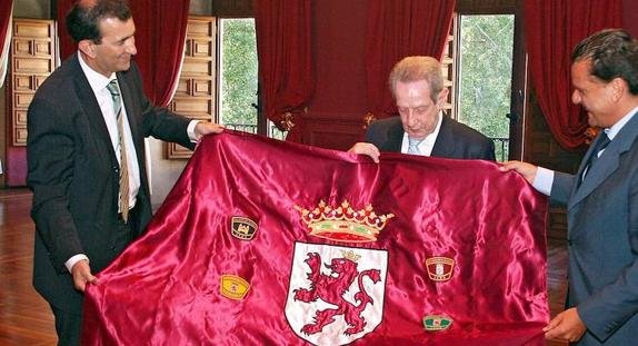 Ο ιδρυτής της μπύρας Corona έκανε εκατομμυριούχους τους 80 συγχωριανούς του -Aφησε στον καθένα 2,34 εκατ. ευρώ [εικόνες] | iefimerida.gr 2