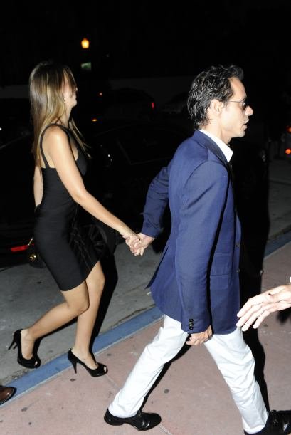 Κρυφός γάμος στη σόουμπιζ -Ο τραγουδιστής με το κατά 20 χρόνια νεότερό του μοντέλο [εικόνες] | iefimerida.gr 6