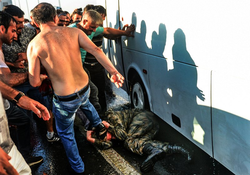 32 εμβληματικές εικόνες που σημάδεψαν τον κόσμο τη χρονιά που πέρασε | iefimerida.gr 25
