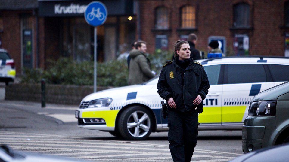 Βίντεο-σοκ την ώρα της επίθεσης στην Κοπεγχάγη -Η αστυνομία σαρώνει ακόμα όλη την περιοχή [βίντεο] | iefimerida.gr 1