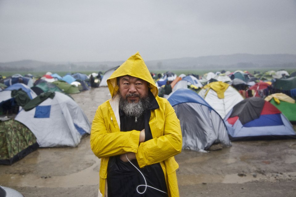 O Ai Weiwei εκθέτει ό,τι άφησαν πίσω οι πρόσφυγες της Ειδομένης -Σαν μπαζάρ [εικόνες] | iefimerida.gr 4