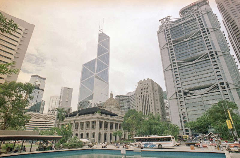 Ο απίστευτος λόγος που οι ουρανοξύστες στο Χονγκ Κογκ έχουν ανοίγματα [εικόνες] | iefimerida.gr 0