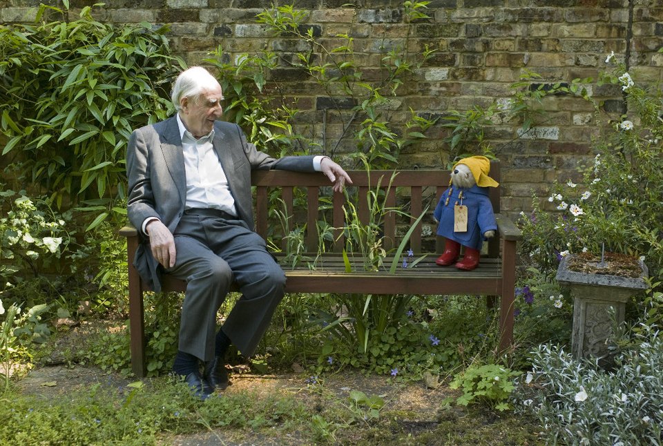 Πέθανε ο συγγραφέας του αρκούδου Πάντινγκτον -Της μασκότ του Λονδίνου [εικόνες] | iefimerida.gr 1