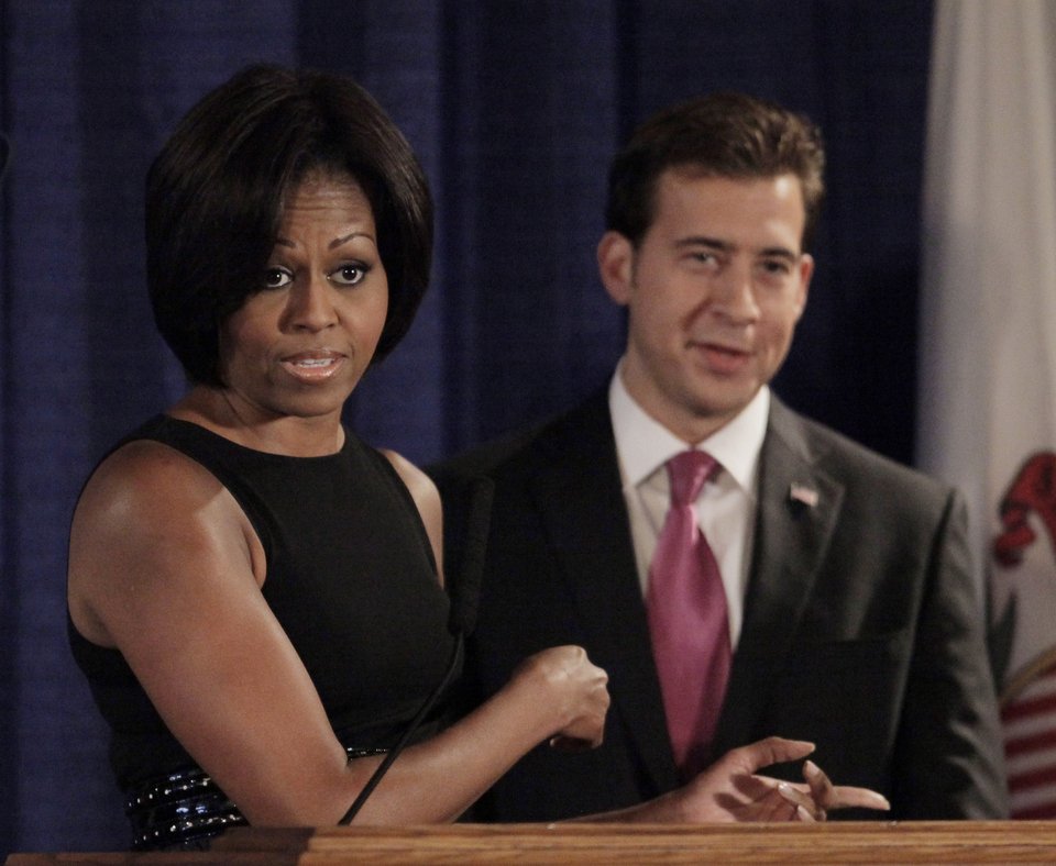 Ποιος είναι ο Ελληνας Αλέξης Γιαννούλιας που βρίσκεται διαρκώς στο πλευρό του Ομπάμα [εικόνες] | iefimerida.gr 7