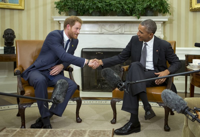 Ο πρίγκιπας Χάρι και η Μέγκαν Μαρκλ δεν καλούν Ομπάμα και Τερέζα Μέι στον γάμο τους [εικόνες] | iefimerida.gr 0