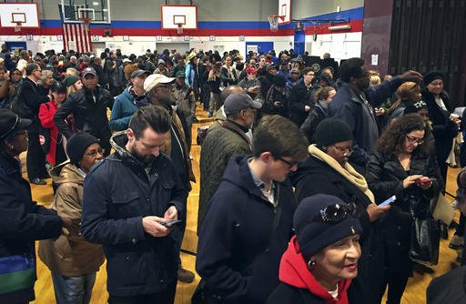 Στο... πόδι ολόκληρη η Αμερική -Απίστευτες σκηνές την ημέρα των εκλογών [εικόνες] | iefimerida.gr 1