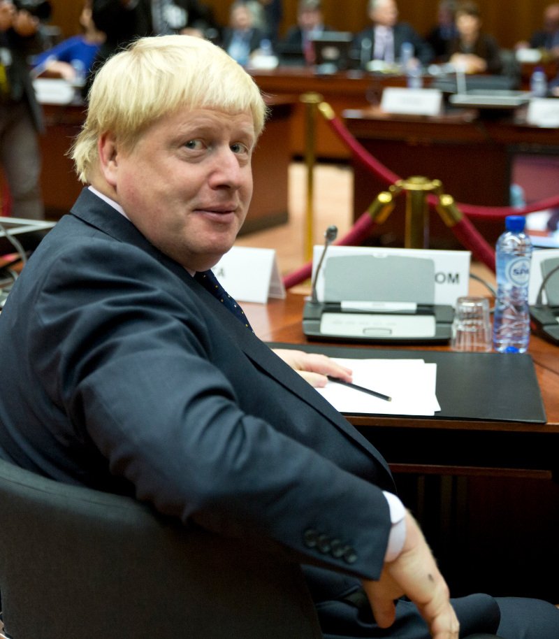 FT: Τρύπα δισεκατομμυρίων απειλεί τον βρετανικό προϋπολογισμό | iefimerida.gr 0