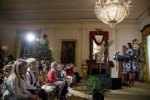 Τα τελευταία Χριστούγεννα των Ομπάμα στον Λευκό Οίκο -Στολισμός που εντυπωσιάζει [εικόνες] | iefimerida.gr 6