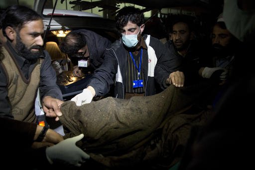 Νεκροί όλοι οι επιβαίνοντες του αεροσκάφους που συνετρίβη την Τετάρτη στο Πακιστάν [εικόνες & βίντεο] | iefimerida.gr 2