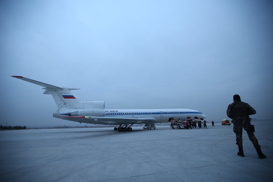 Στη Ρωσία με αεροσκάφος η σορός του δολοφονημένου πρεσβευτή [εικόνες]  | iefimerida.gr 4