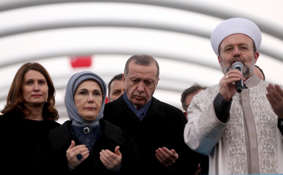 Στη Ρωσία με αεροσκάφος η σορός του δολοφονημένου πρεσβευτή [εικόνες]  | iefimerida.gr 3