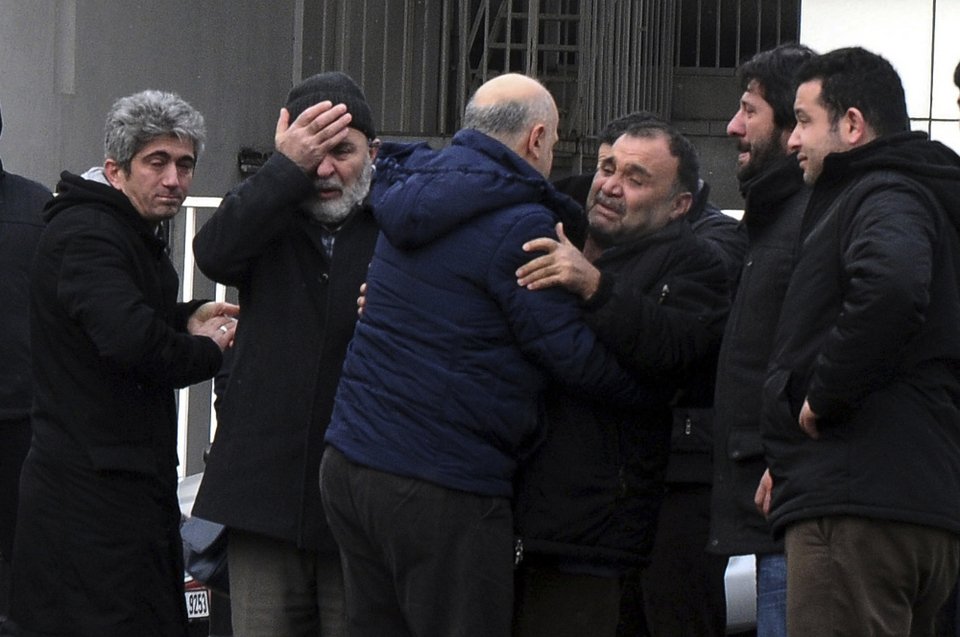 Τουρκία: Θρήνος στις κηδείες των πρώτων θυμάτων από το μακελειό [εικόνες] | iefimerida.gr 3