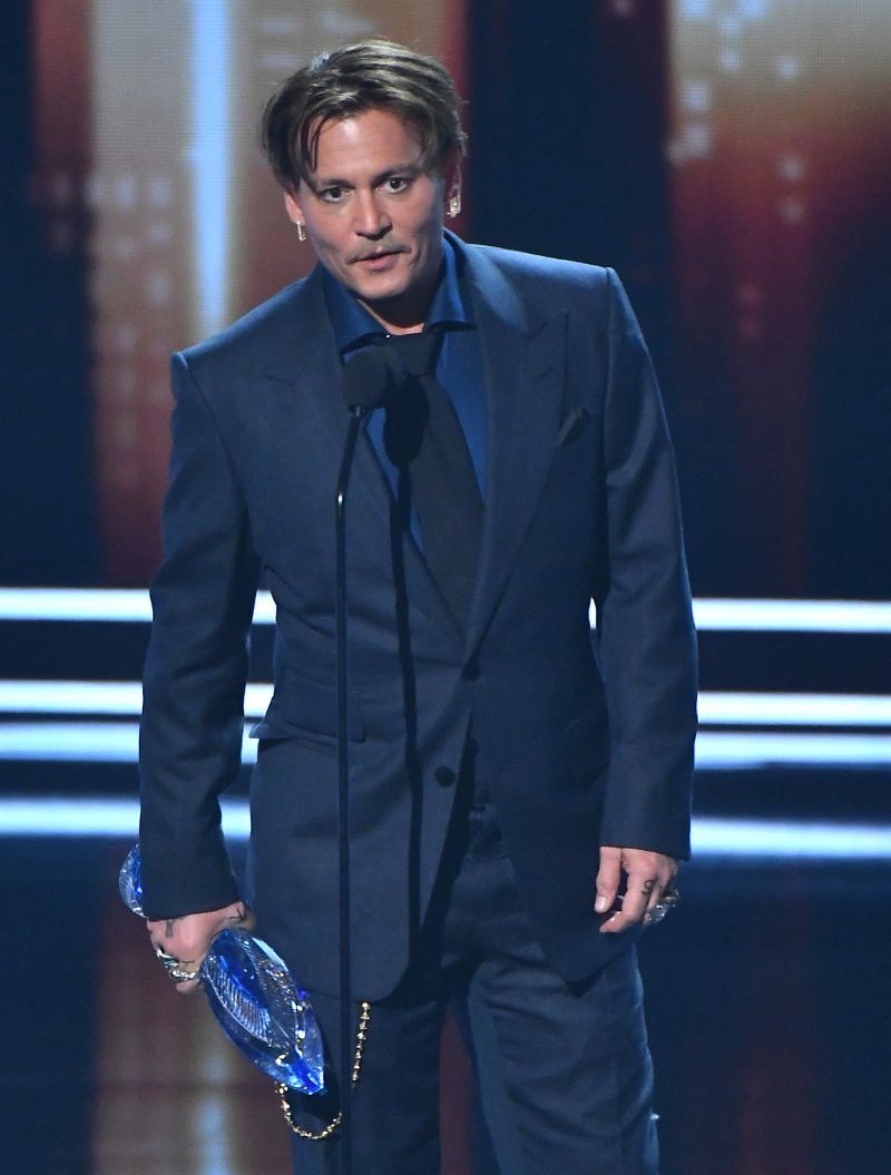 Στο χείλος της καταστροφής ο Τζόνι Ντεπ -Πόσα εκατομμύρια δαπανά κάθε μήνα [εικόνες]  | iefimerida.gr 1