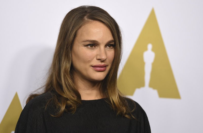 Πού βάζουν τα Οσκαρ οι σταρ -Σε ράφια, τουαλέτα, στο σπίτι της μαμάς [εικόνες] | iefimerida.gr 2