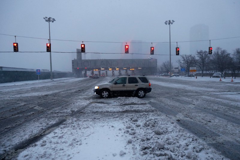 Χιονοθύελλα σαρώνει τις ΗΠΑ -Εκλεισαν σχολεία, ακυρώνονται πτήσεις [εικόνες] | iefimerida.gr 0