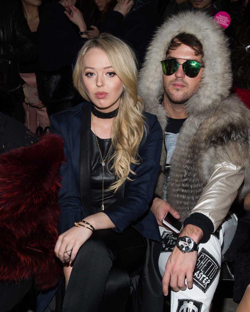 Η επίδειξη μόδας που θα θυμάται για πάντα η κόρη του Τραμπ- Δεν ήθελε να κάτσει κανείς δίπλα της [εικόνες] | iefimerida.gr 3