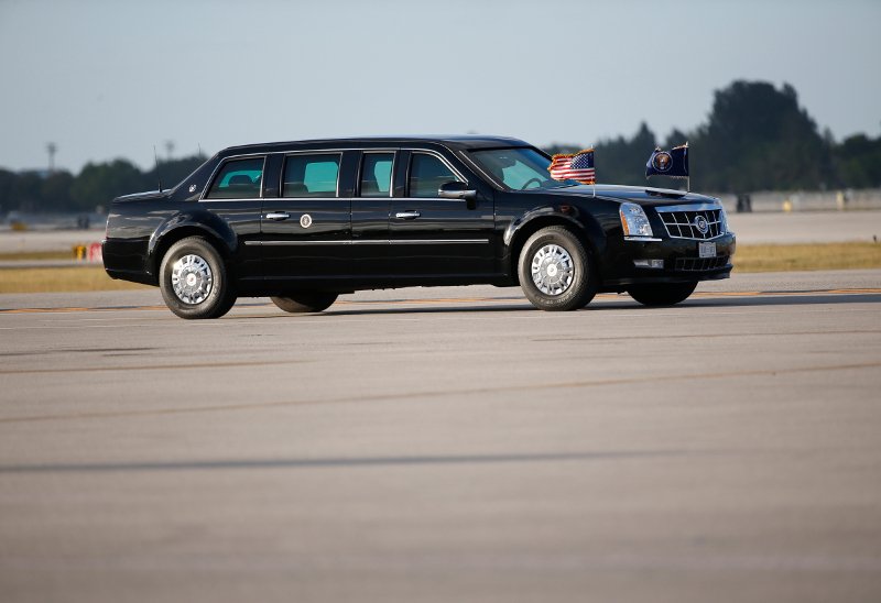 Αυτό είναι το «τέρας» που θα μεταφέρει τον Τραμπ -Καλύτερη και ακριβότερη λιμουζίνα από του Ομπάμα [εικόνες] | iefimerida.gr 2