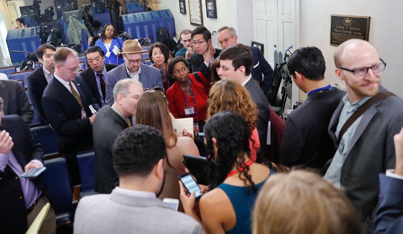 Ο Τραμπ απέκλεισε Politico, CNN, NYT, BBC και Daily Mail από briefing στον Λευκό Οίκο! | iefimerida.gr 0