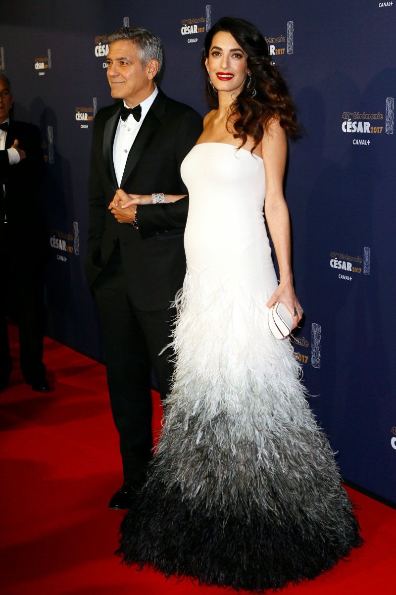 Η Αμάλ Αλαμουντίν μας δείχνει τη φουσκωμένη της κοιλίτσα [εικόνες] | iefimerida.gr 0