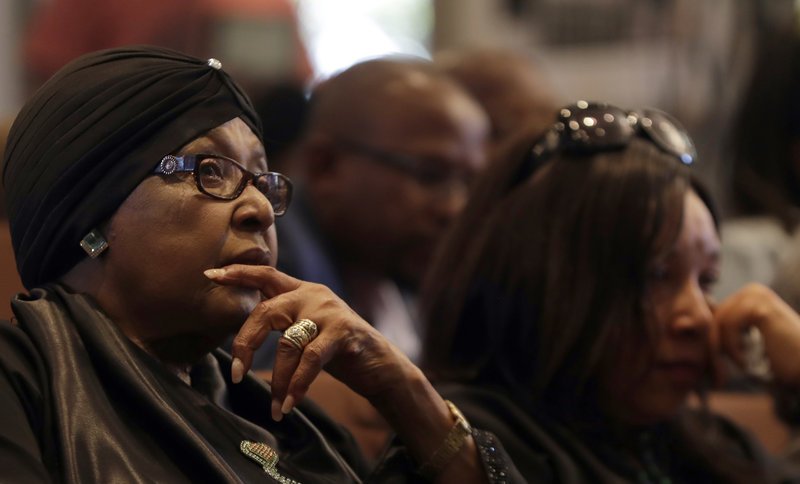 Πέθανε η Γουίνι Μαντέλα, η επί 38 χρόνια σύζυγος του Νέλσον Μαντέλα [εικόνες] | iefimerida.gr 4