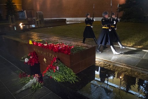 Οι Ρώσοι αποτίουν φόρο τιμής στους νεκρούς της Αγίας Πετρούπολης [εικόνες] | iefimerida.gr 3