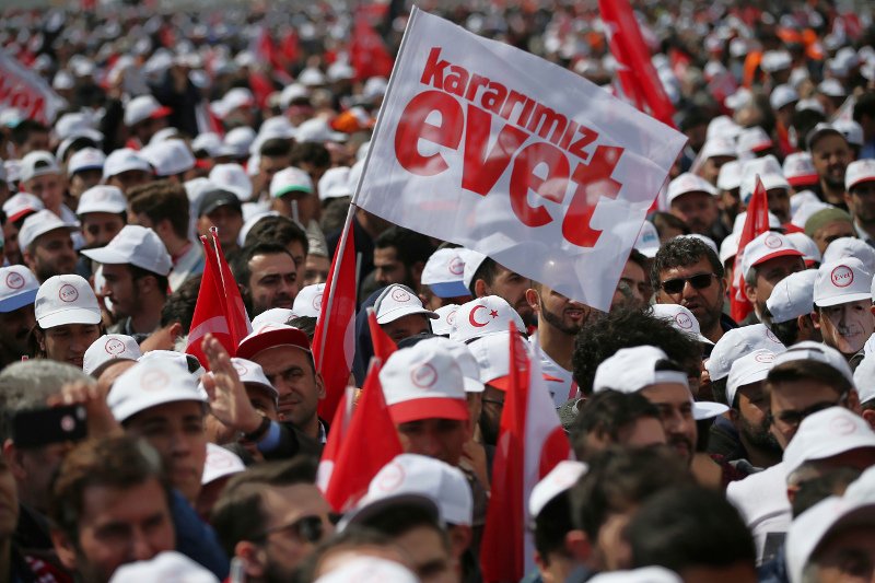 «Φιέστα» Ερντογάν, μία εβδομάδα πριν το δημοψήφισμα [εικόνες] | iefimerida.gr 4