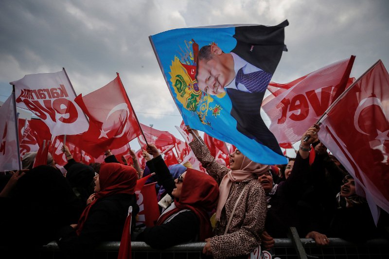 «Φιέστα» Ερντογάν, μία εβδομάδα πριν το δημοψήφισμα [εικόνες] | iefimerida.gr 1