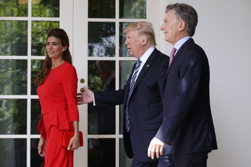 «Φωτιά» στα κόκκινα η Πρώτη Κυρία της Αργεντινής -Ο Τραμπ δεν έπαιρνε τα χέρια του από τη μέση της [εικόνες] | iefimerida.gr 5